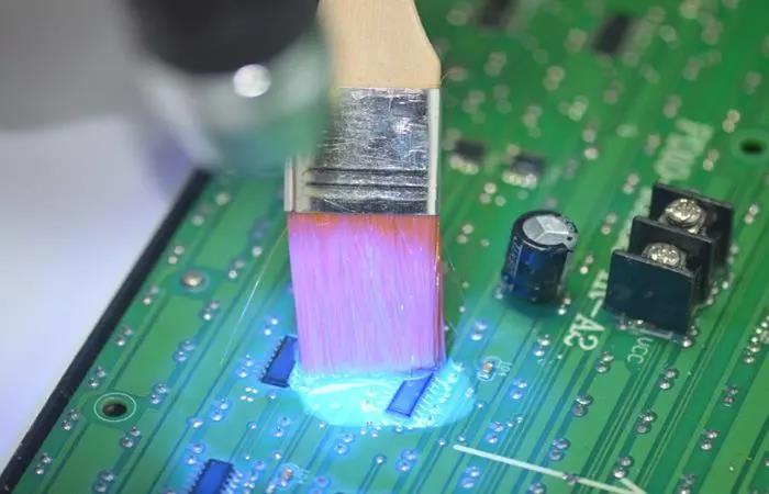 PCB路线板为什么要刷三防漆 PCB路线板为什么要刷三防漆