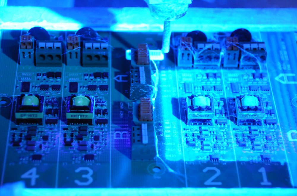 高精密三防漆涂覆